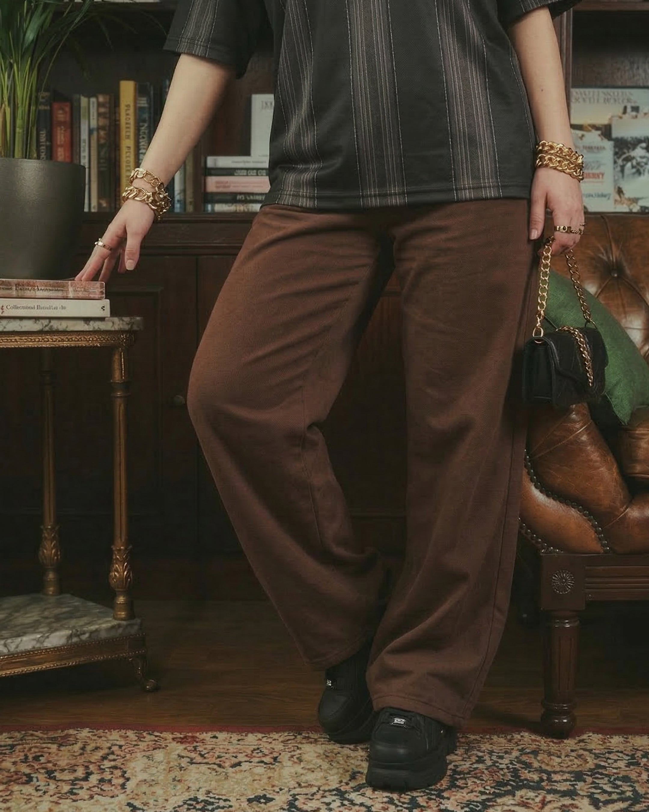 THE URBAN WIDE-LEG TROUSERS BROWN - UNISEX Main image