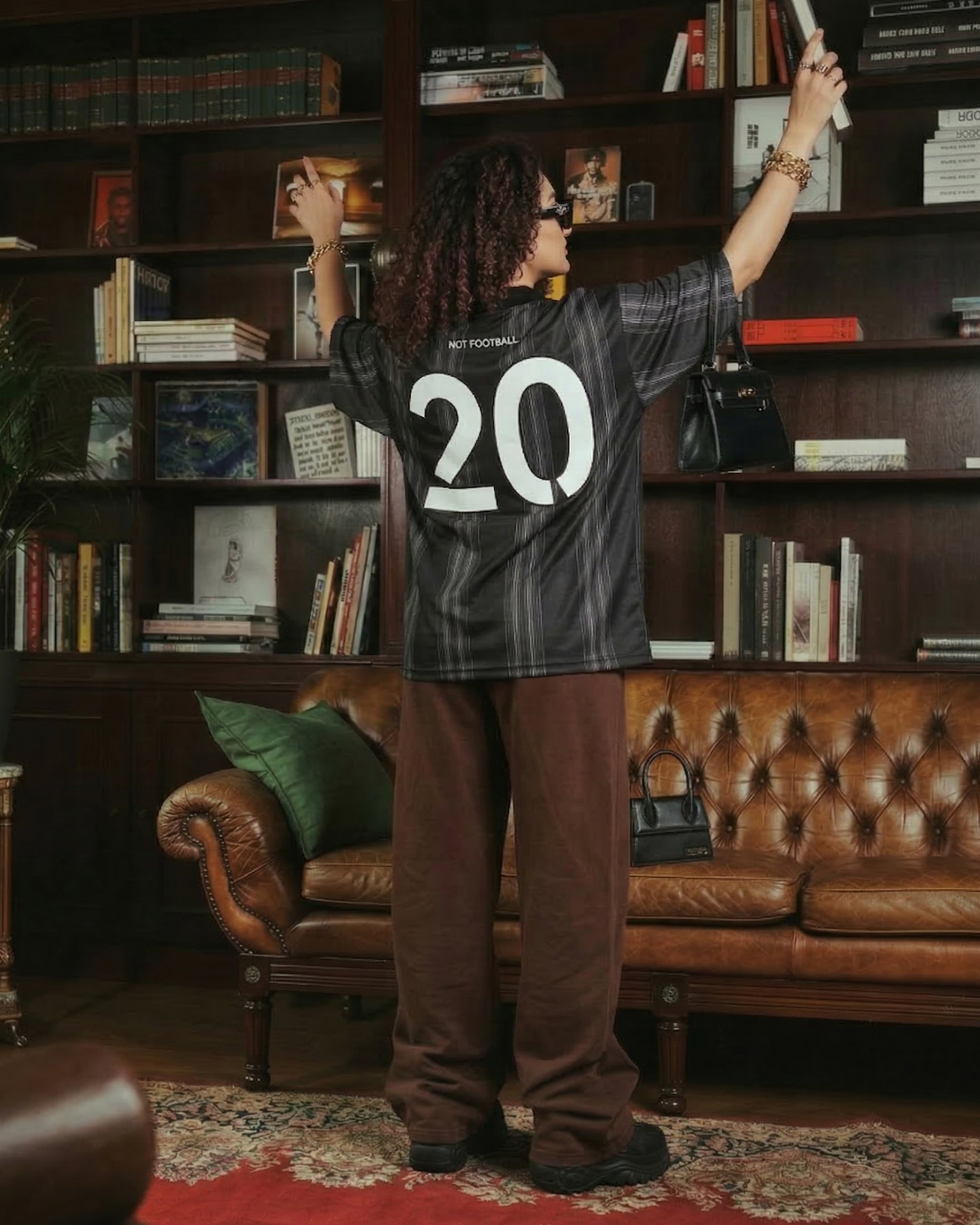 THE URBAN WIDE-LEG TROUSERS BROWN - UNISEX Secondary image